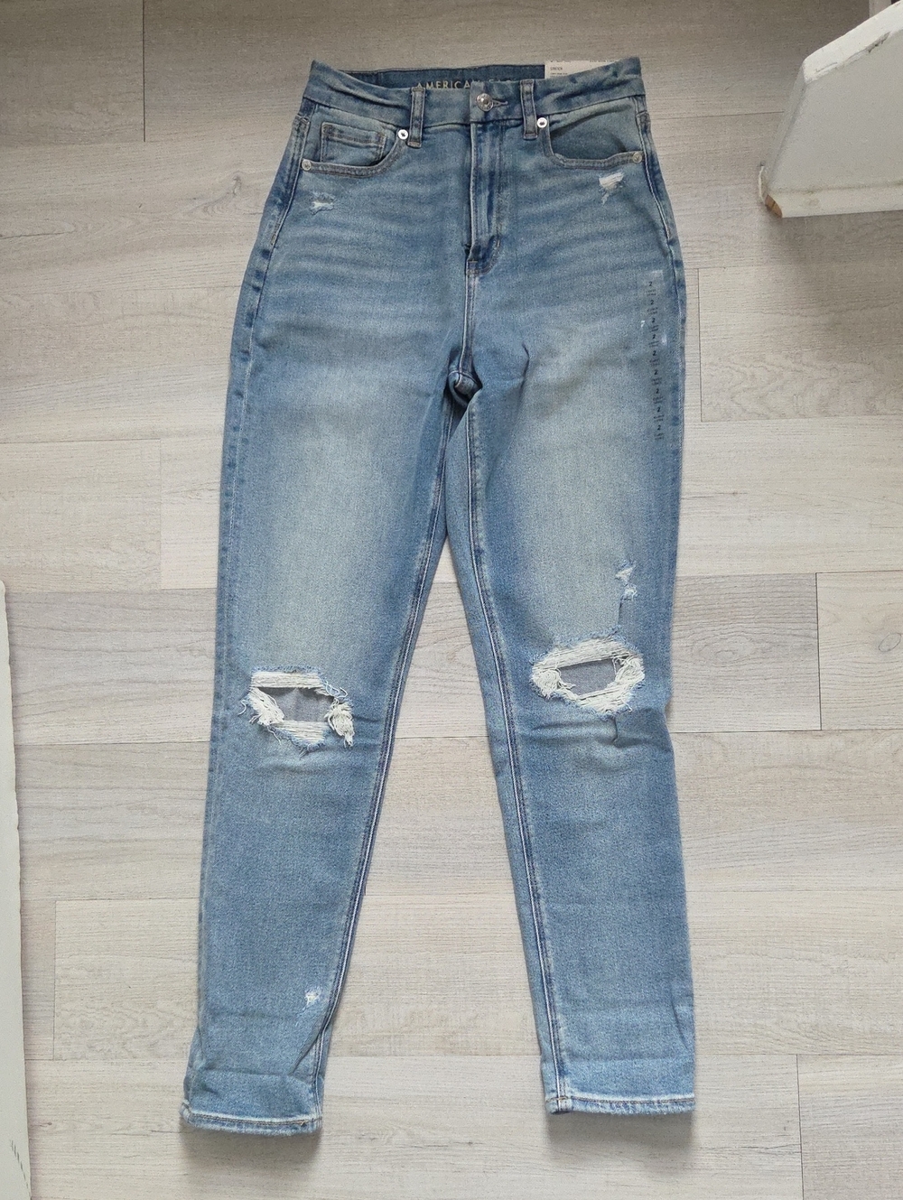 American Eagle Curvy High-Rise Mom Jean - Size 2 Long